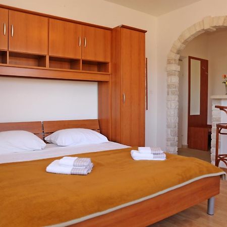 Pansion Marinka-Bire Rooms Lumbarda Extérieur photo